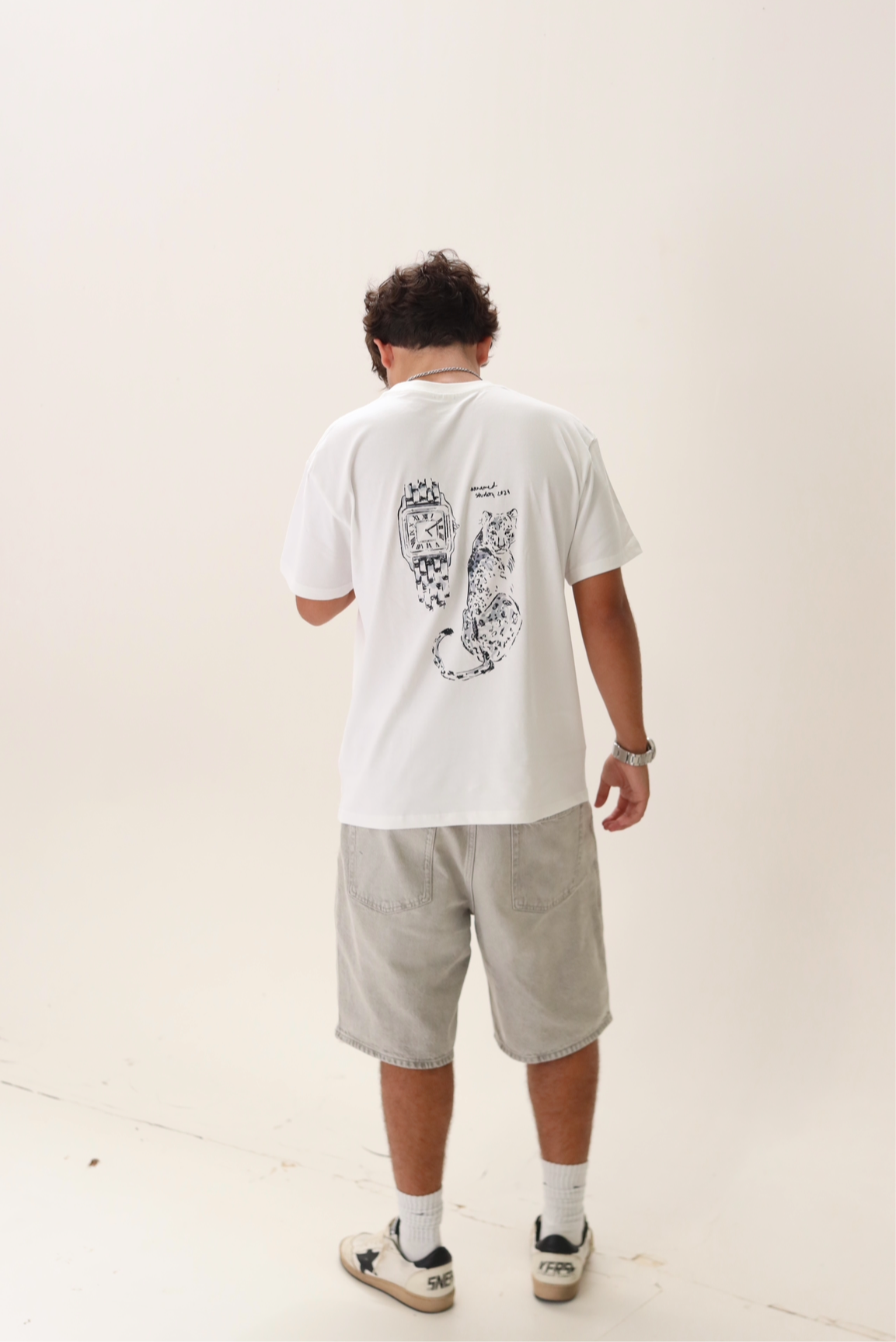 OVERSIZED "TIMELESS INSTINCT" WHITE T-SHIRT EDITION